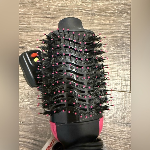 Revlon One-Step Hair Dryer And Volumizer Hot Air Brush, Black - Picture 4 of 4